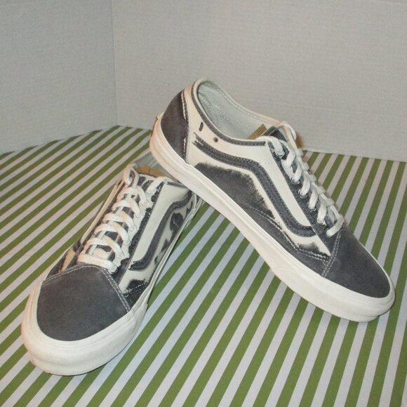 Vans Old Skool Sneakers - Picture 1 of 16